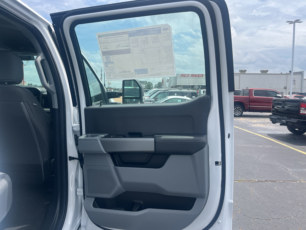 2026 Ford F-350 representative vehicle photo