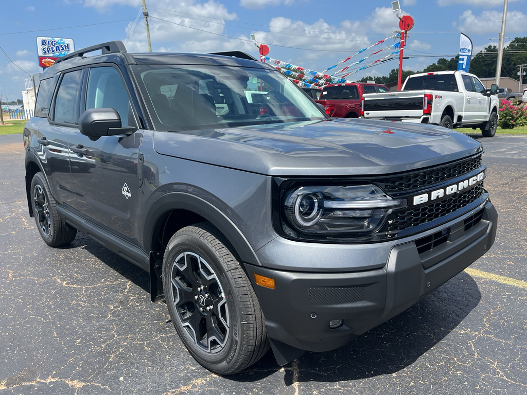 2026 Ford Bronco Sport Outer Banks photo 3