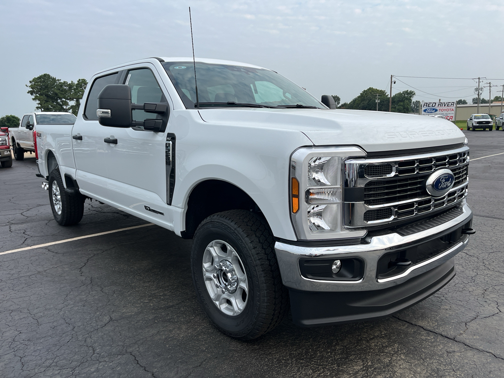 2026 Ford F-250 XLT photo 3