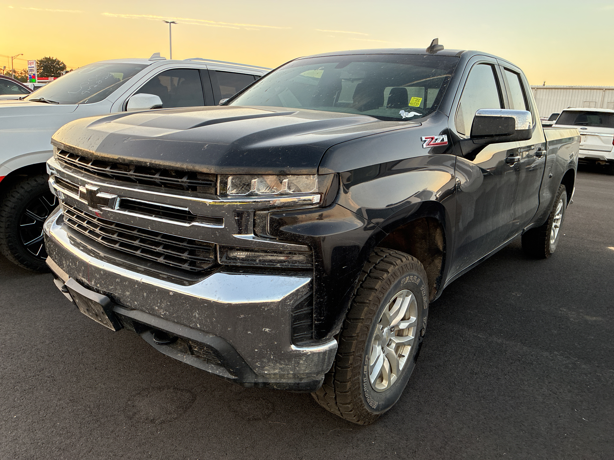 2020 Chevrolet Silverado vehicle photo 1
