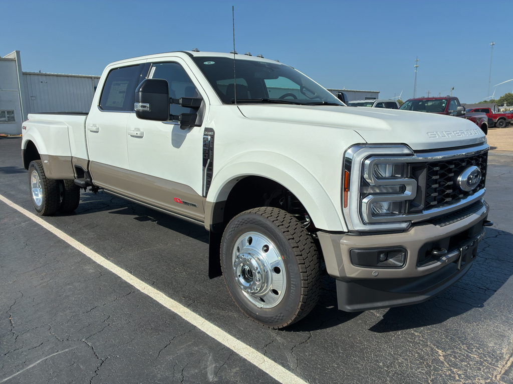 2026 Ford F-450 King Ranch photo 3