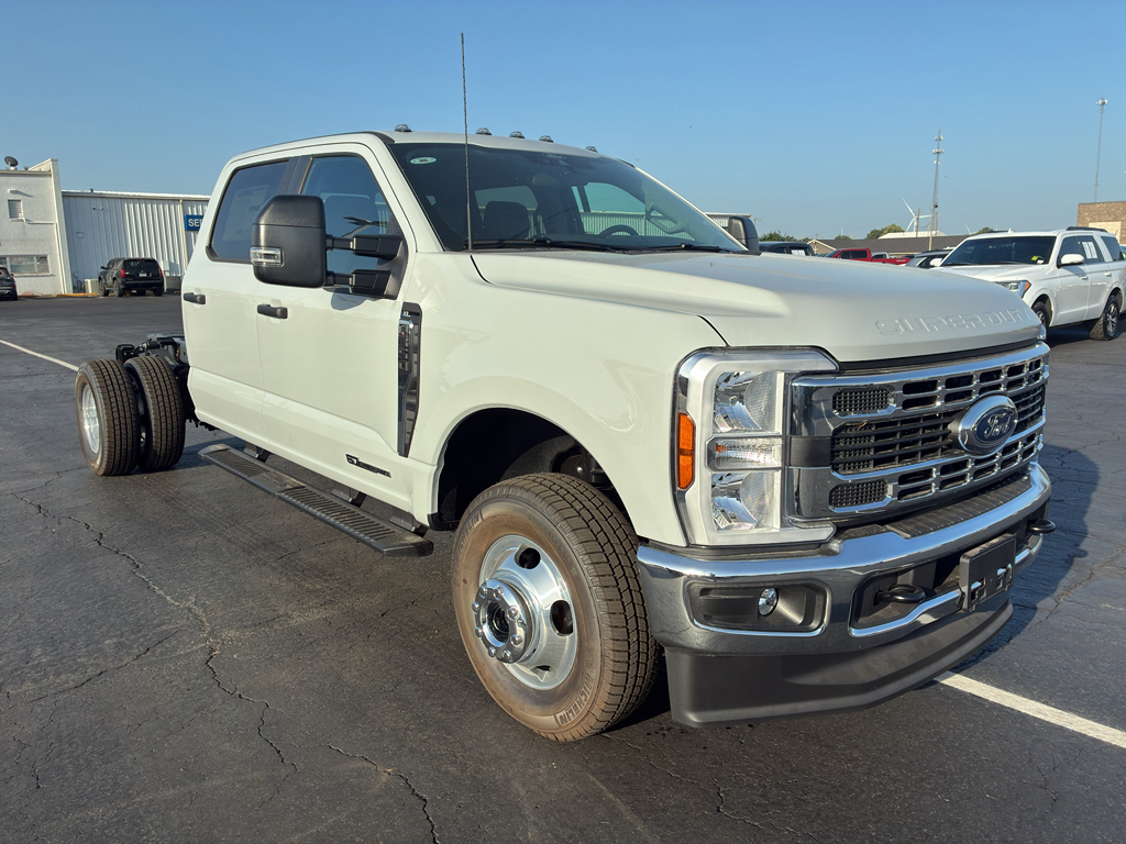 2026 Ford F-350 XL photo 3
