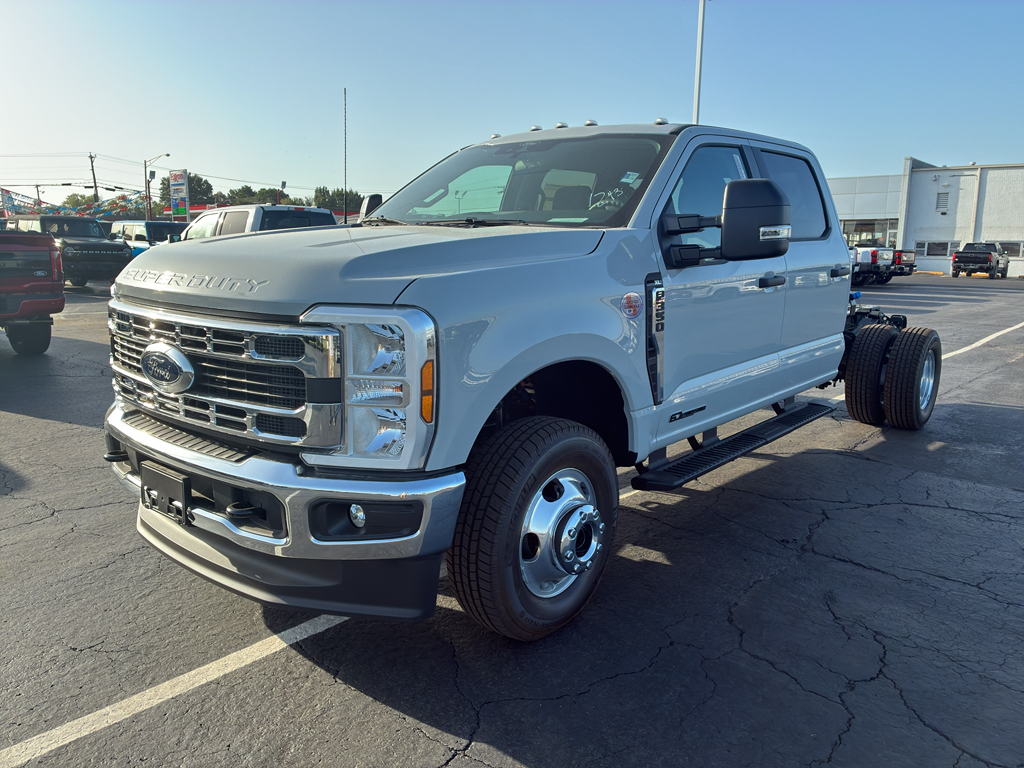2026 Ford F-350 XL photo 1