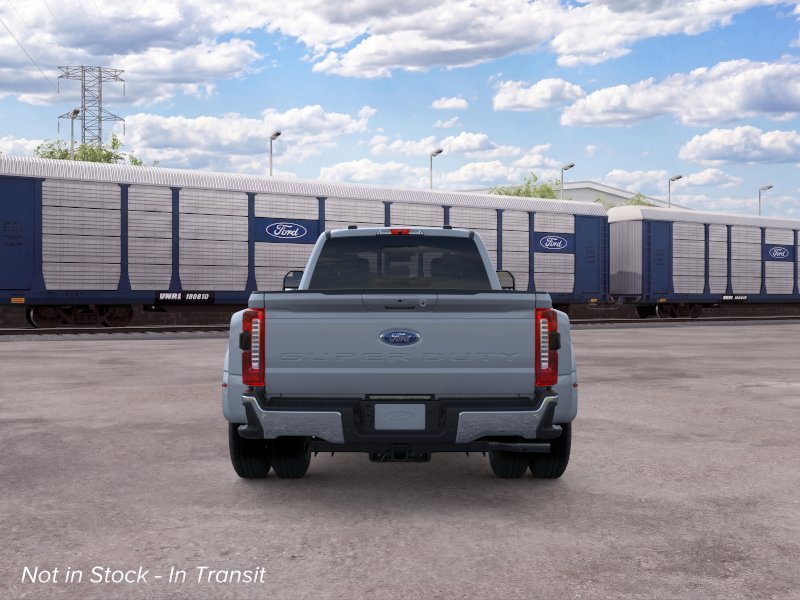 2026 Ford F-350 LARIAT photo 5