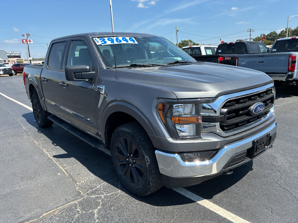 2023 Ford F-150 XLT photo 3
