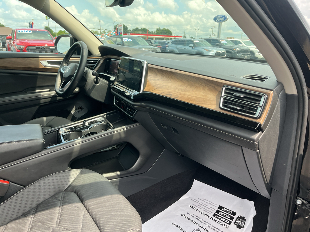 2024 Volkswagen Atlas representative vehicle photo