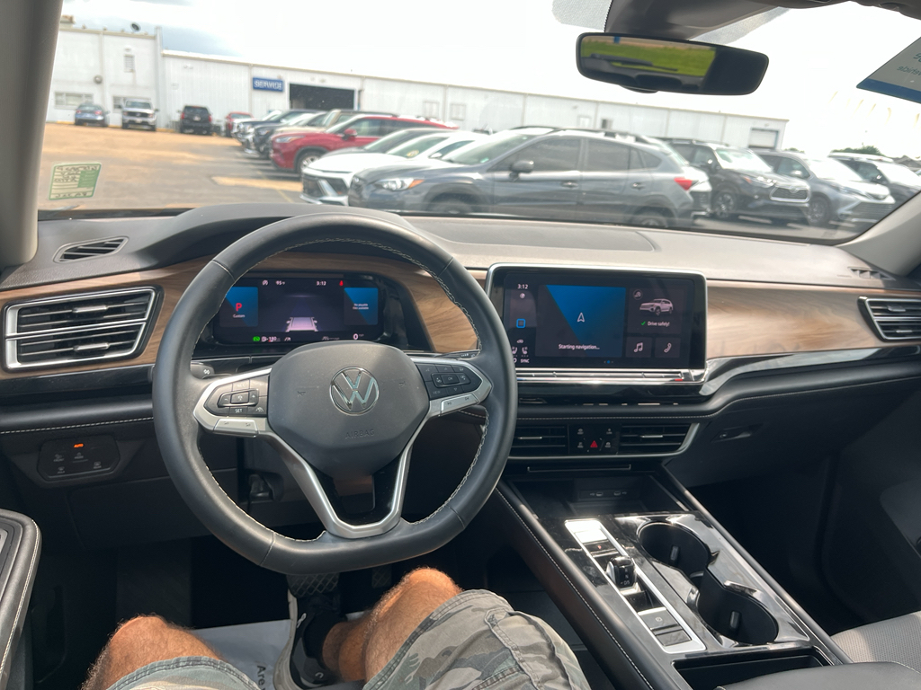 2024 Volkswagen Atlas representative vehicle photo