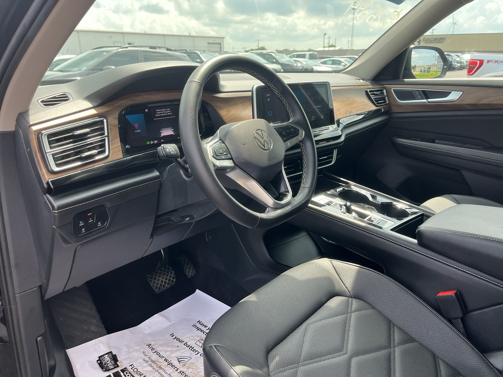 2024 Volkswagen Atlas representative vehicle photo