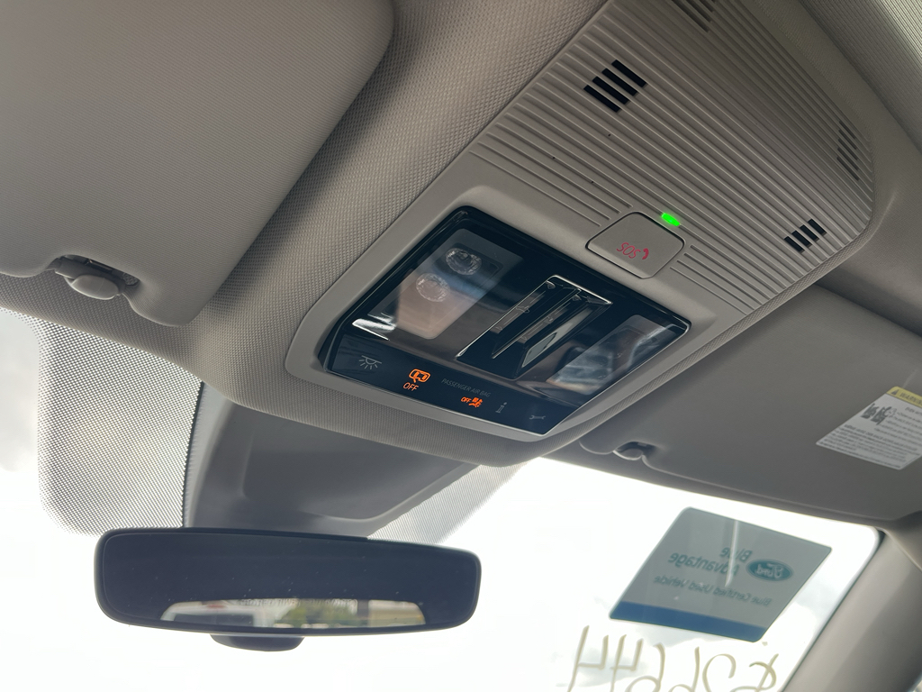 2024 Volkswagen Atlas representative vehicle photo