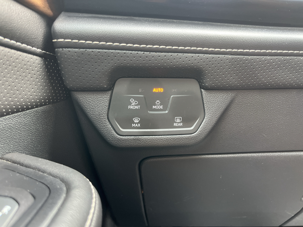 2024 Volkswagen Atlas representative vehicle photo