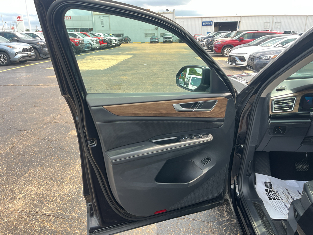 2024 Volkswagen Atlas representative vehicle photo