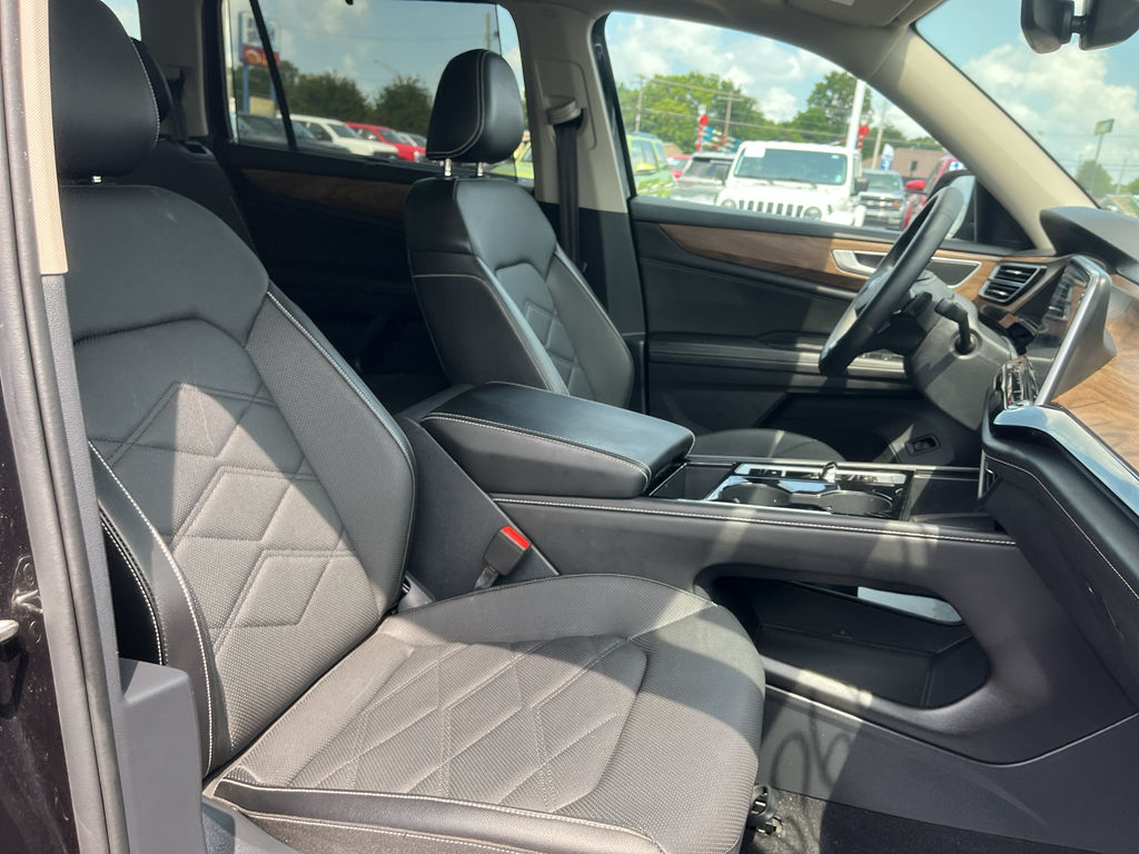 2024 Volkswagen Atlas representative vehicle photo