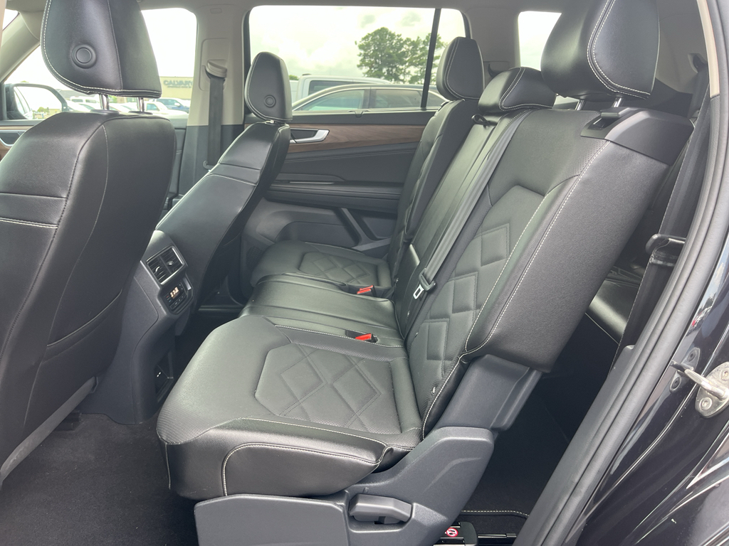 2024 Volkswagen Atlas representative vehicle photo