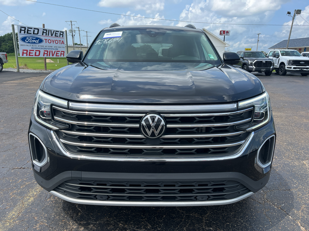 2024 Volkswagen Atlas 2.0T SE w/Technology photo 2