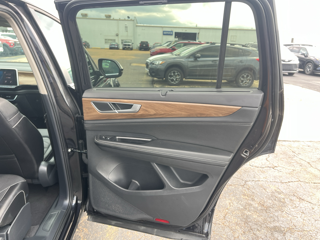 2024 Volkswagen Atlas representative vehicle photo
