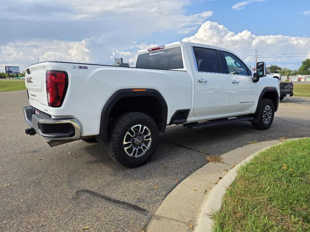 2024 GMC Sierra 3500 - Summit White exterior view 4