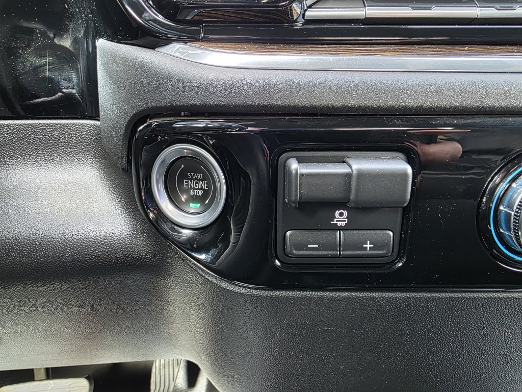 2024 GMC Sierra 3500 - Summit White exterior view 13