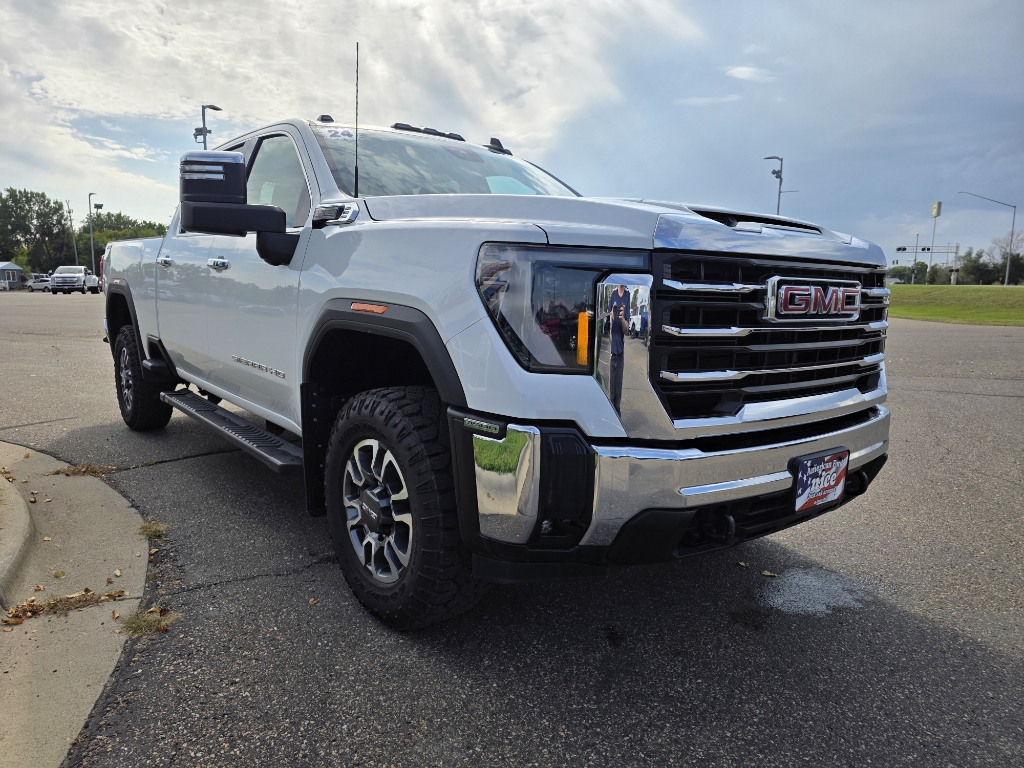 2024 GMC Sierra 3500 - Summit White exterior view 3