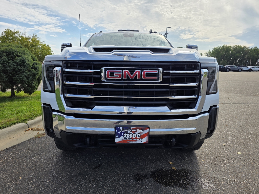 2024 GMC Sierra 3500 - Summit White exterior view 2