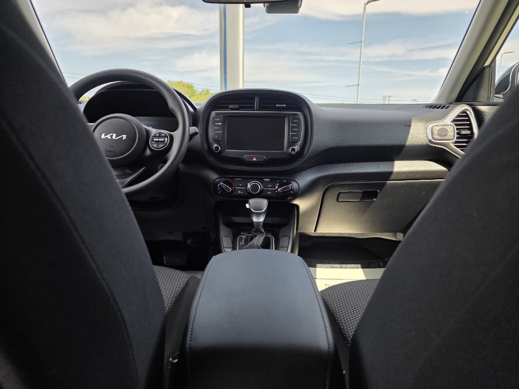 2023 Kia Soul LX - Snow White Pearl exterior view 15