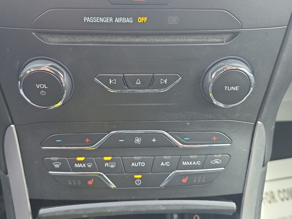 2015 Ford Edge SEL - Tuxedo Black Metallic exterior view 9