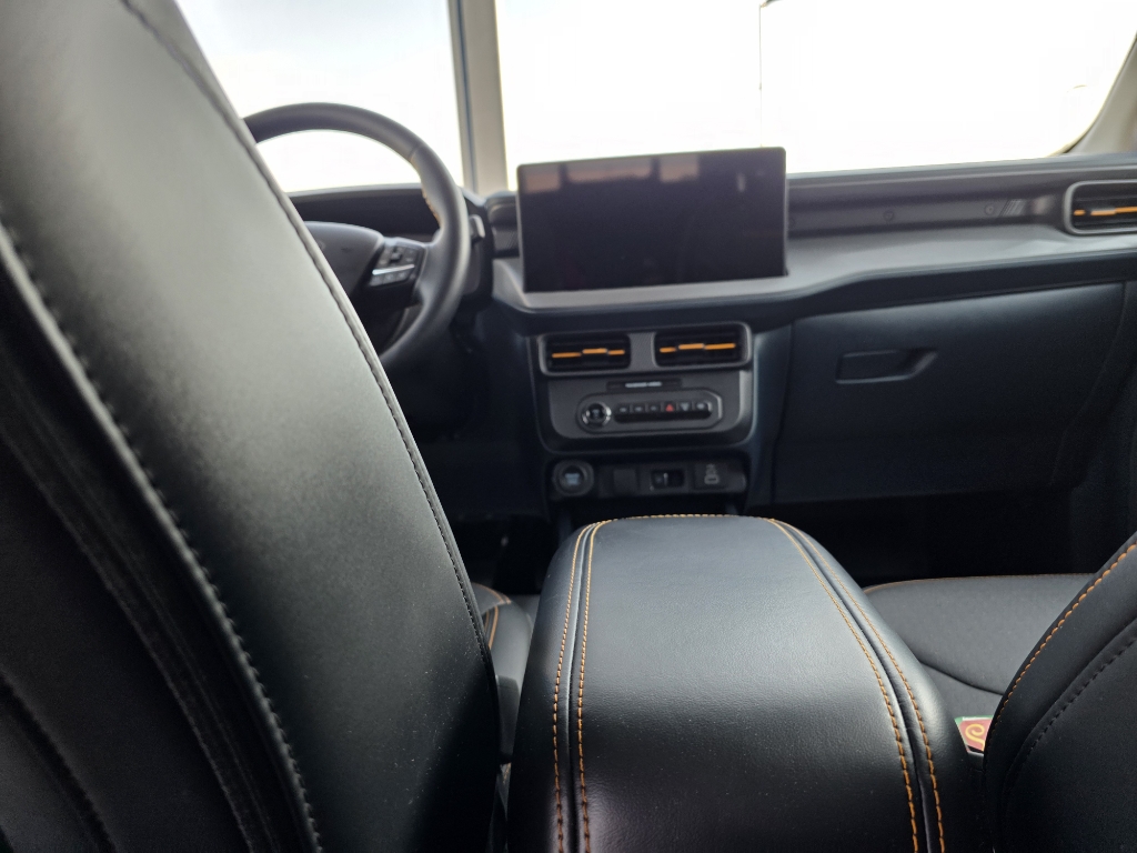 2025 Ford Maverick Tremor - Oxford White exterior view 19
