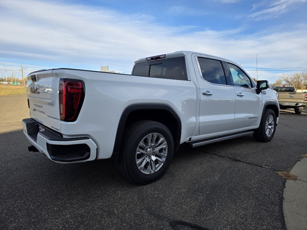 2023 GMC Sierra 1500 - Summit White exterior view 4