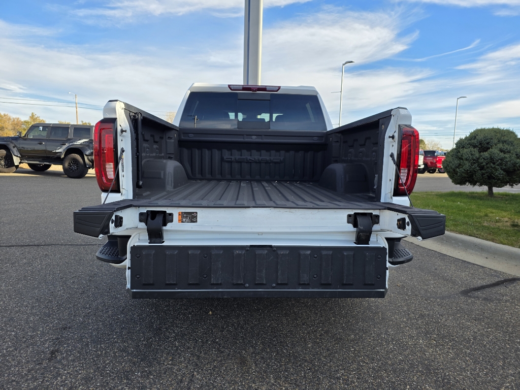 2023 GMC Sierra 1500 - Summit White exterior view 9