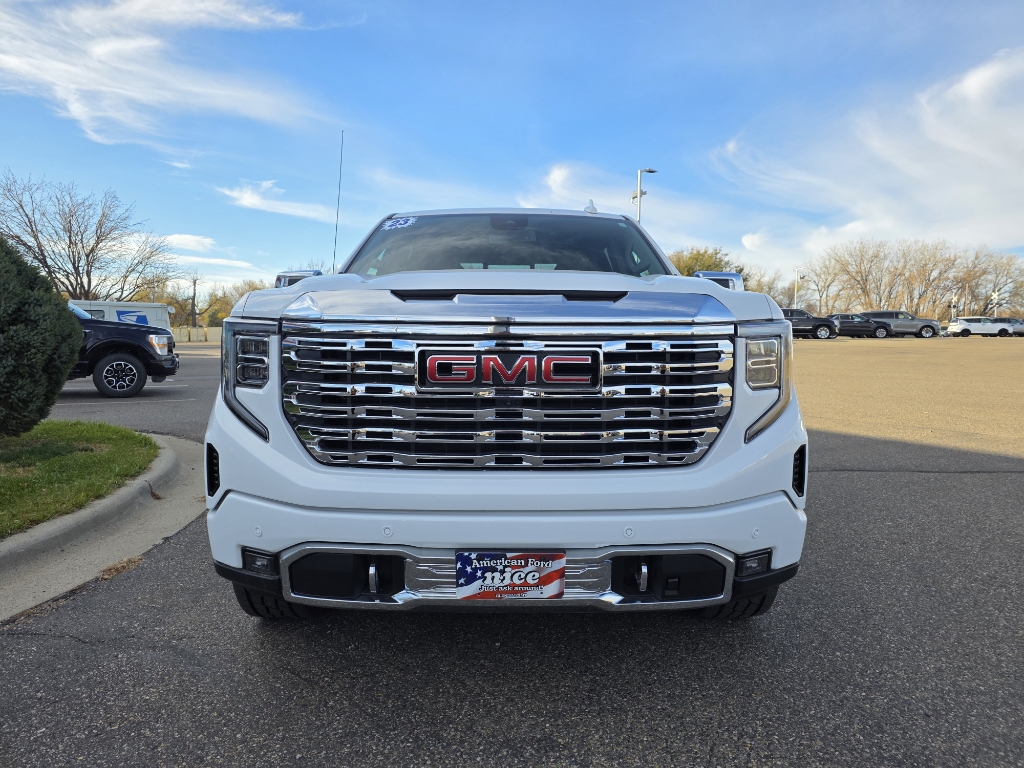 2023 GMC Sierra 1500 - Summit White exterior view 2