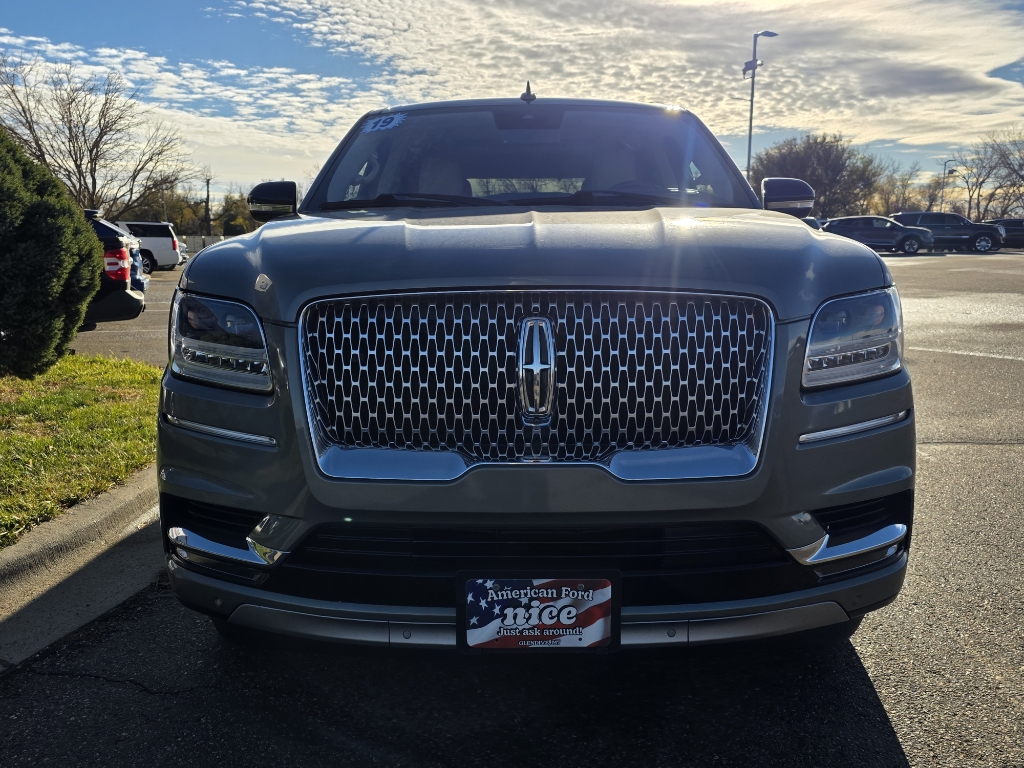 2019 Lincoln Navigator Reserve - Silver Jade Metallic exterior view 2