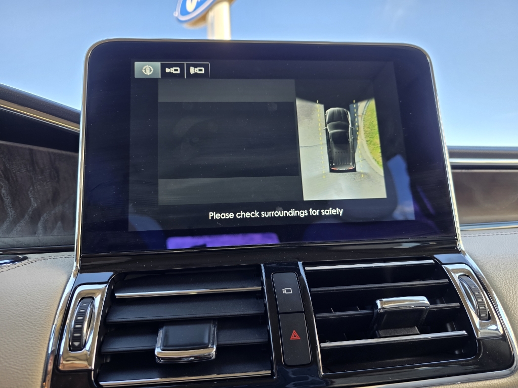 2019 Lincoln Navigator Reserve - Silver Jade Metallic exterior view 13