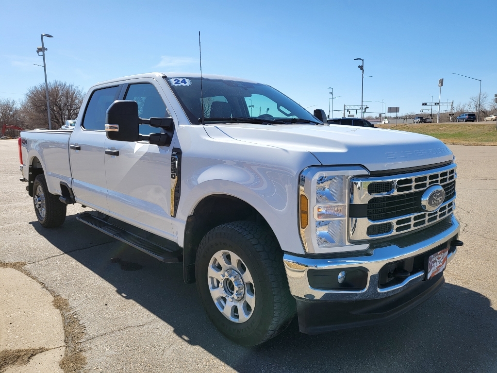 2024 Ford F-350 Super Duty - Oxford White exterior view 3