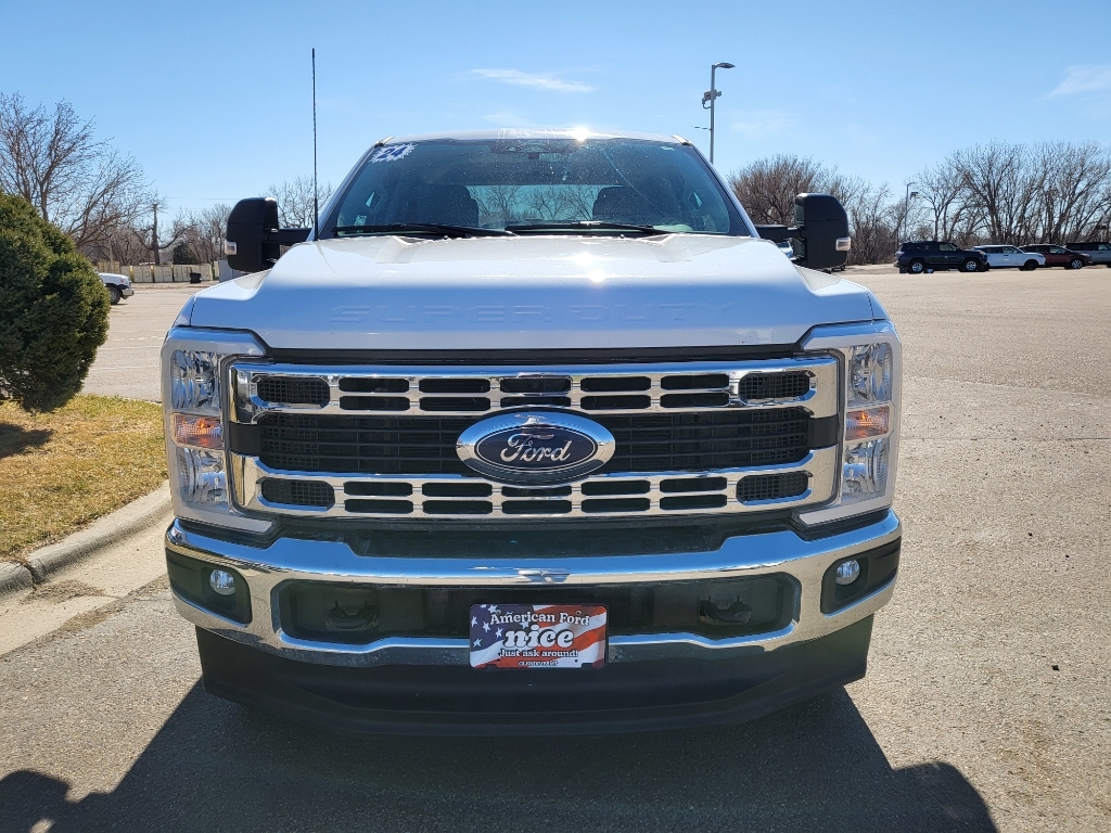 2024 Ford F-350 Super Duty - Oxford White exterior view 2