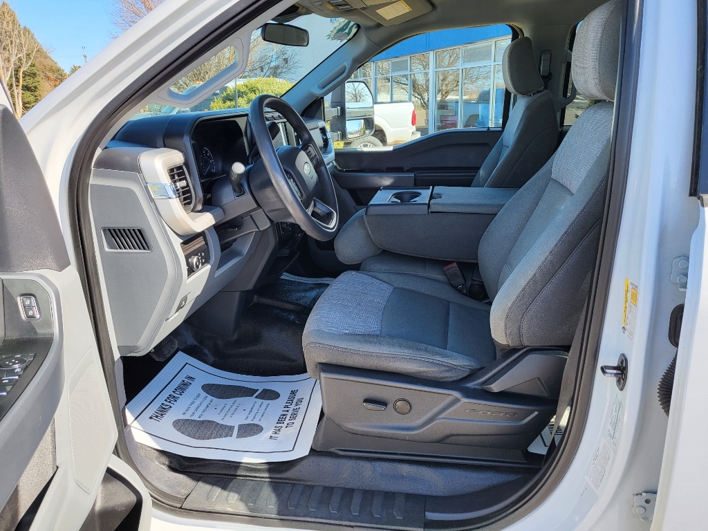 2024 Ford F-350 Super Duty - Oxford White exterior view 10