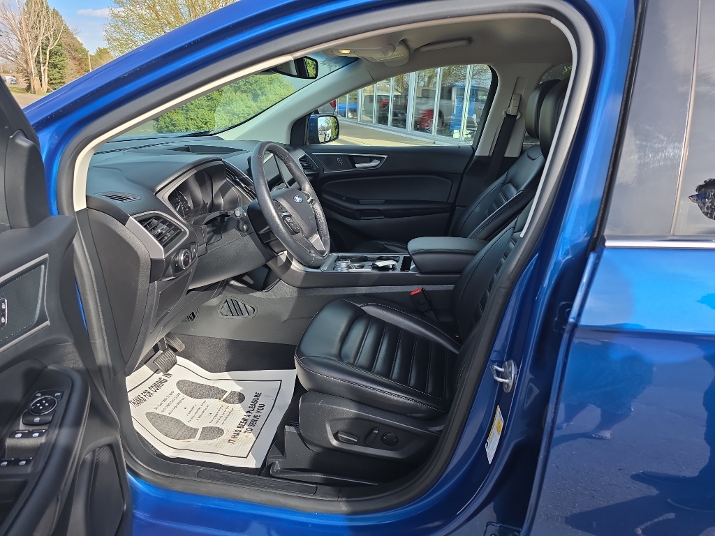 2024 Ford Edge SEL - Atlas Blue Metallic exterior view 10