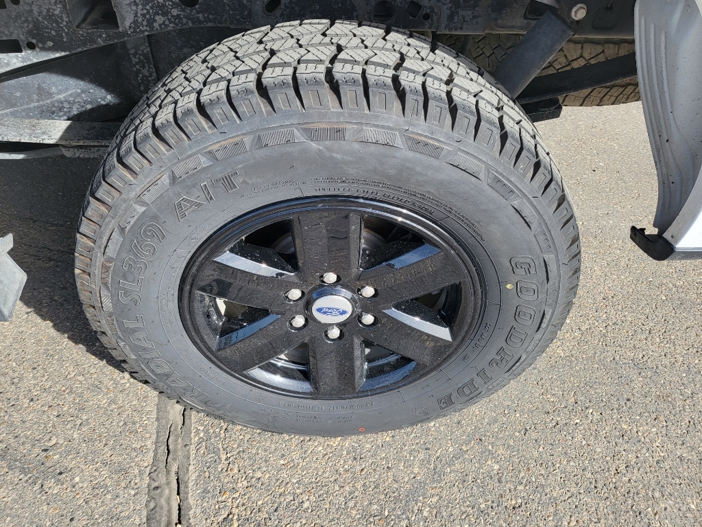2023 Ford F-150 XLT - Oxford White exterior view 8