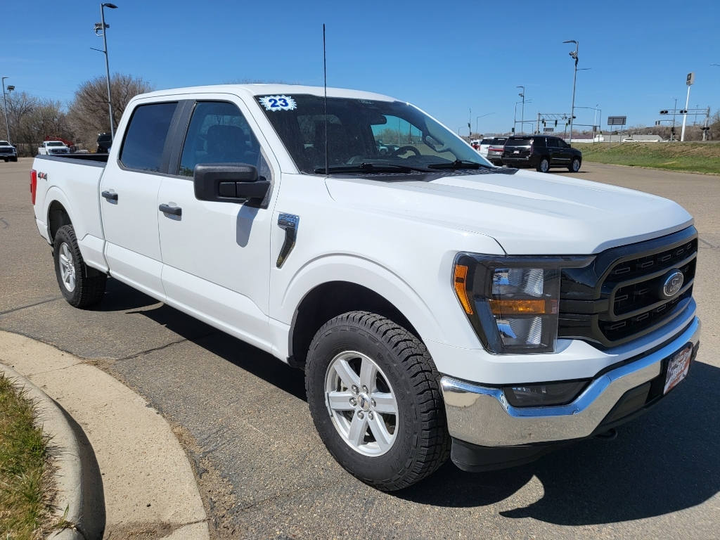 2023 Ford F-150 XLT - Oxford White exterior view 3