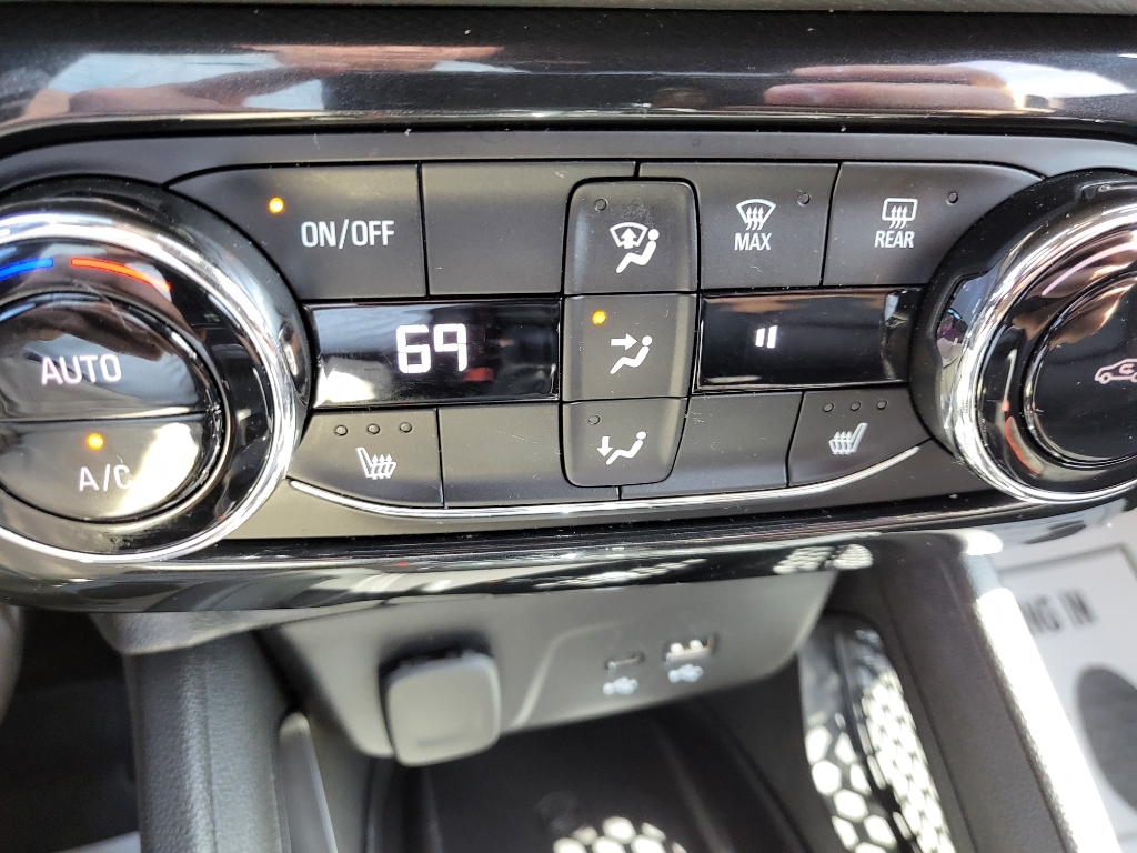 2024 Chevrolet TrailBlazer RS - Summit White exterior view 12