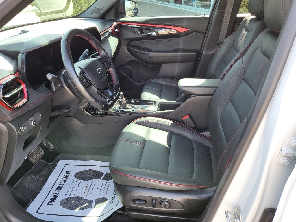 2024 Chevrolet TrailBlazer RS - Summit White exterior view 10