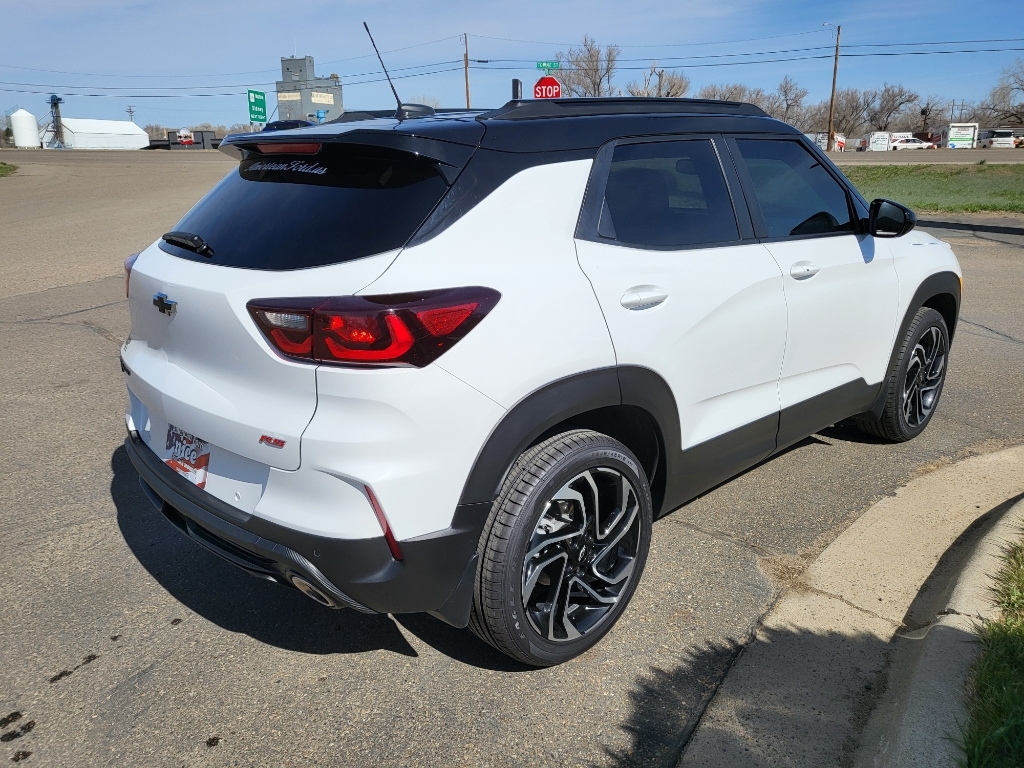 2024 Chevrolet TrailBlazer RS - Summit White exterior view 4