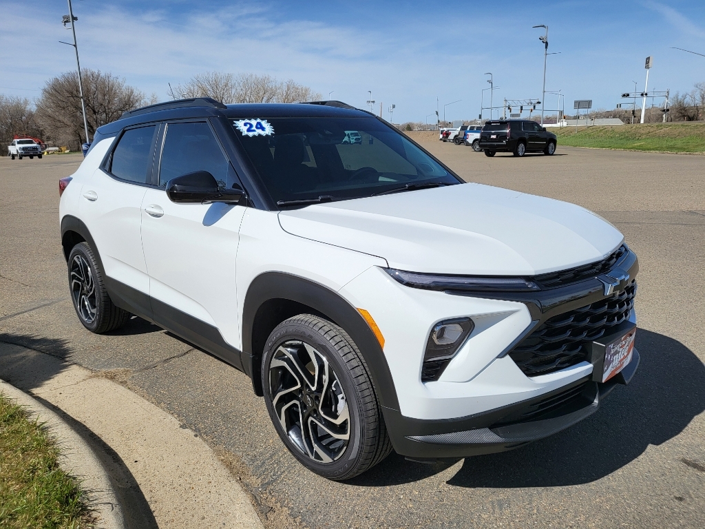 2024 Chevrolet TrailBlazer RS - Summit White exterior view 3