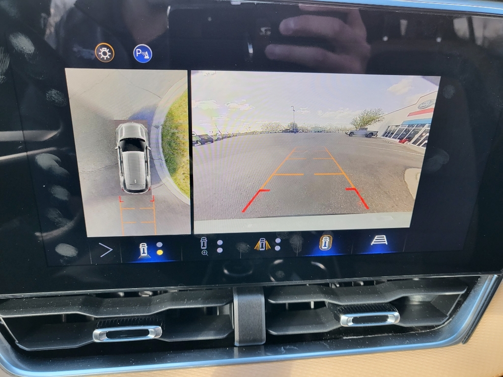 2025 Chevrolet Equinox AWD ACTIV - Cacti Green exterior view 14