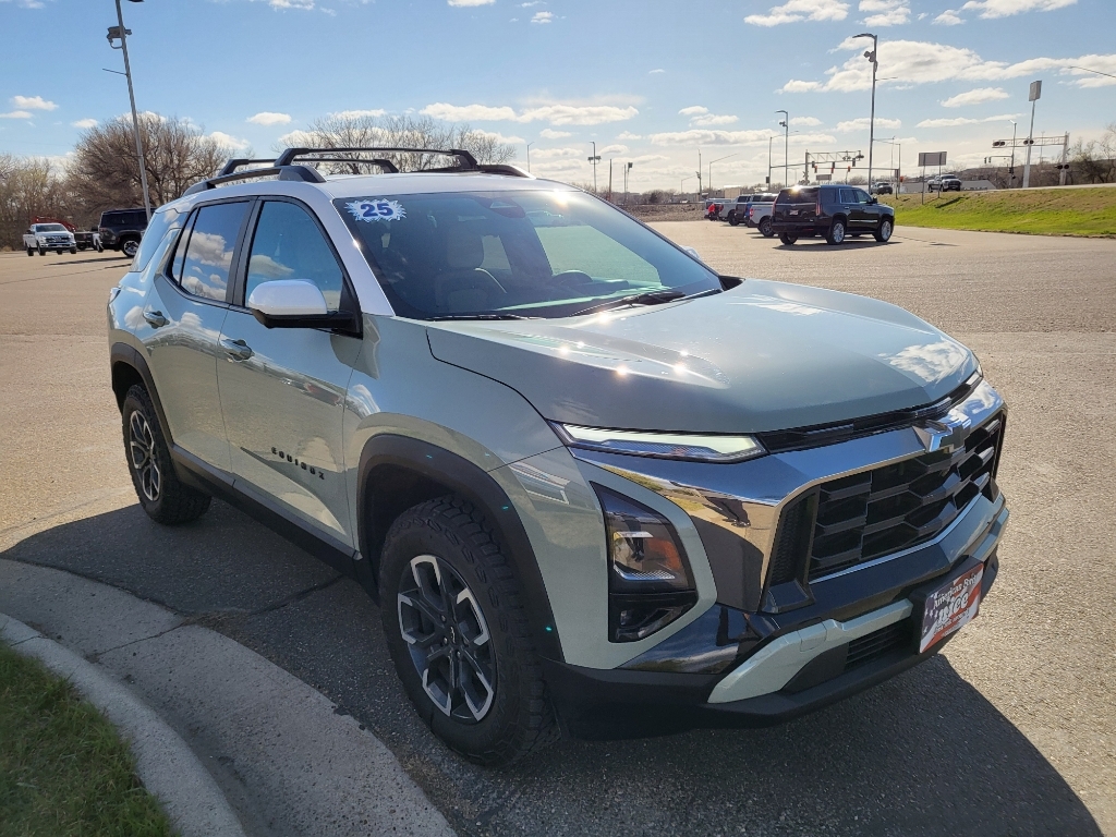 2025 Chevrolet Equinox AWD ACTIV - Cacti Green exterior view 3