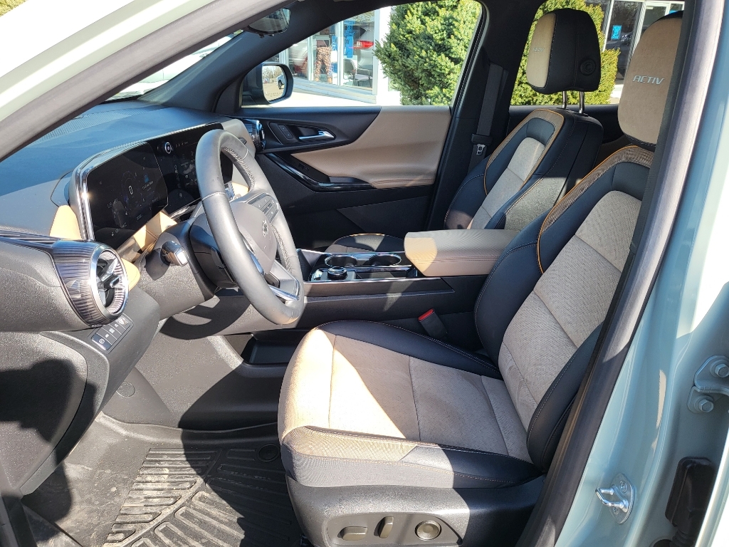2025 Chevrolet Equinox AWD ACTIV - Cacti Green exterior view 10