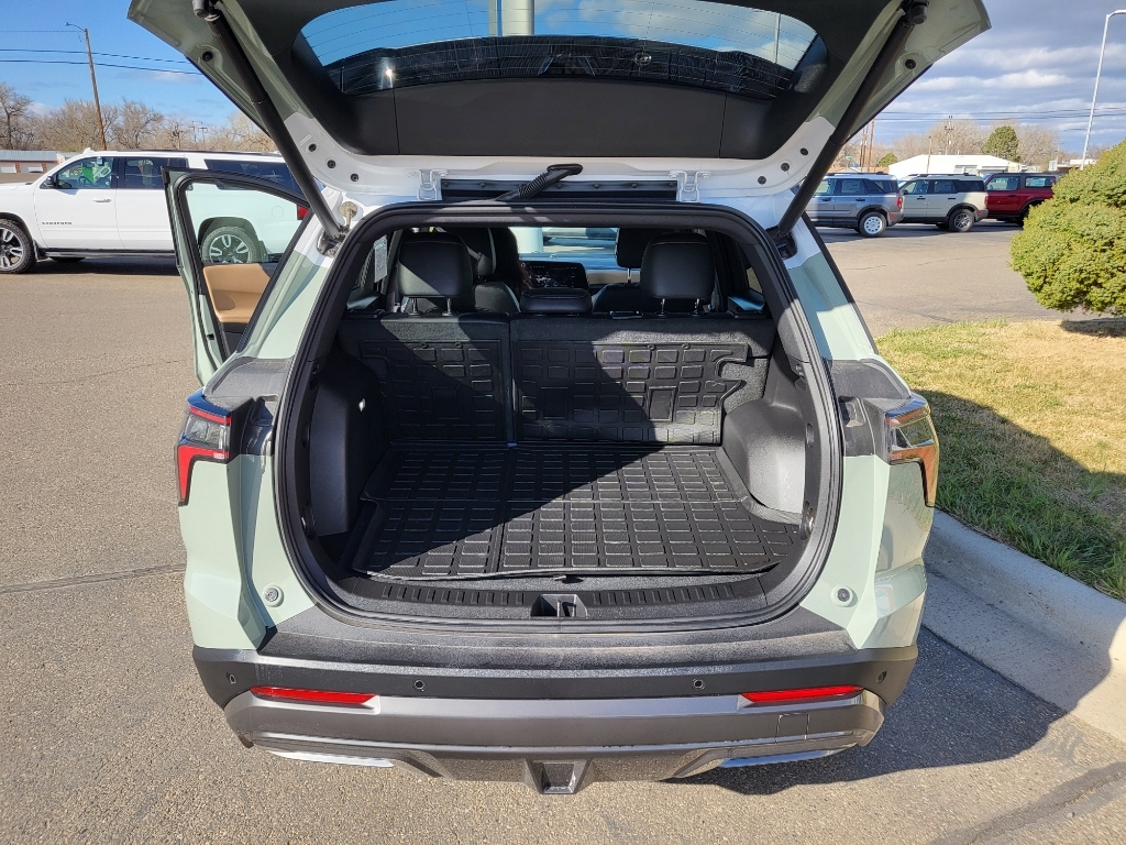 2025 Chevrolet Equinox AWD ACTIV - Cacti Green exterior view 5