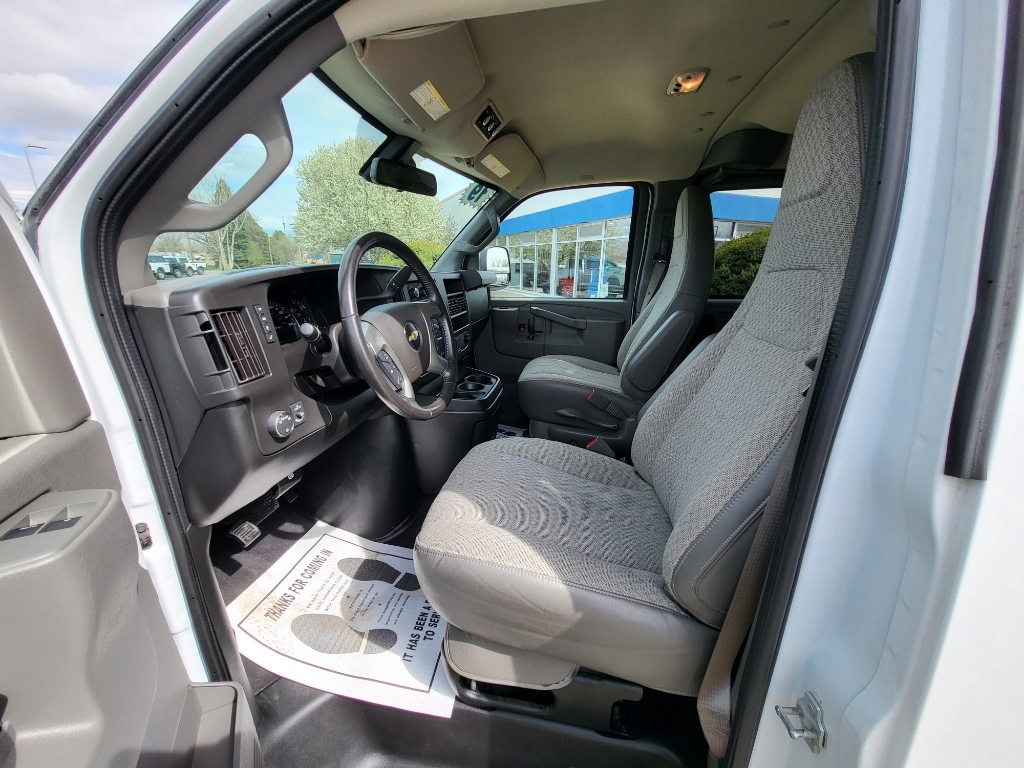 2019 Chevrolet Express 3500 - Summit White exterior view 8