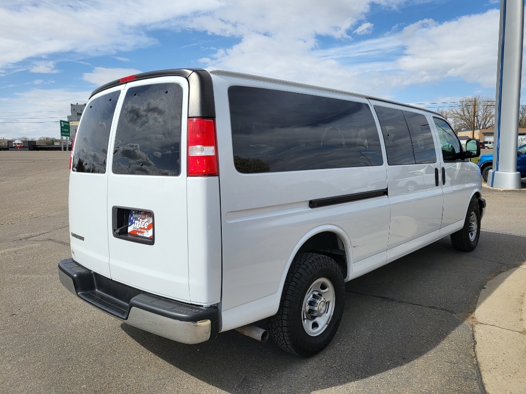 2019 Chevrolet Express 3500 - Summit White exterior view 4