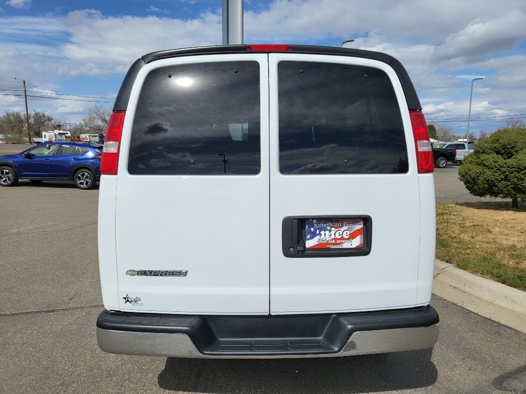 2019 Chevrolet Express 3500 - Summit White exterior view 5