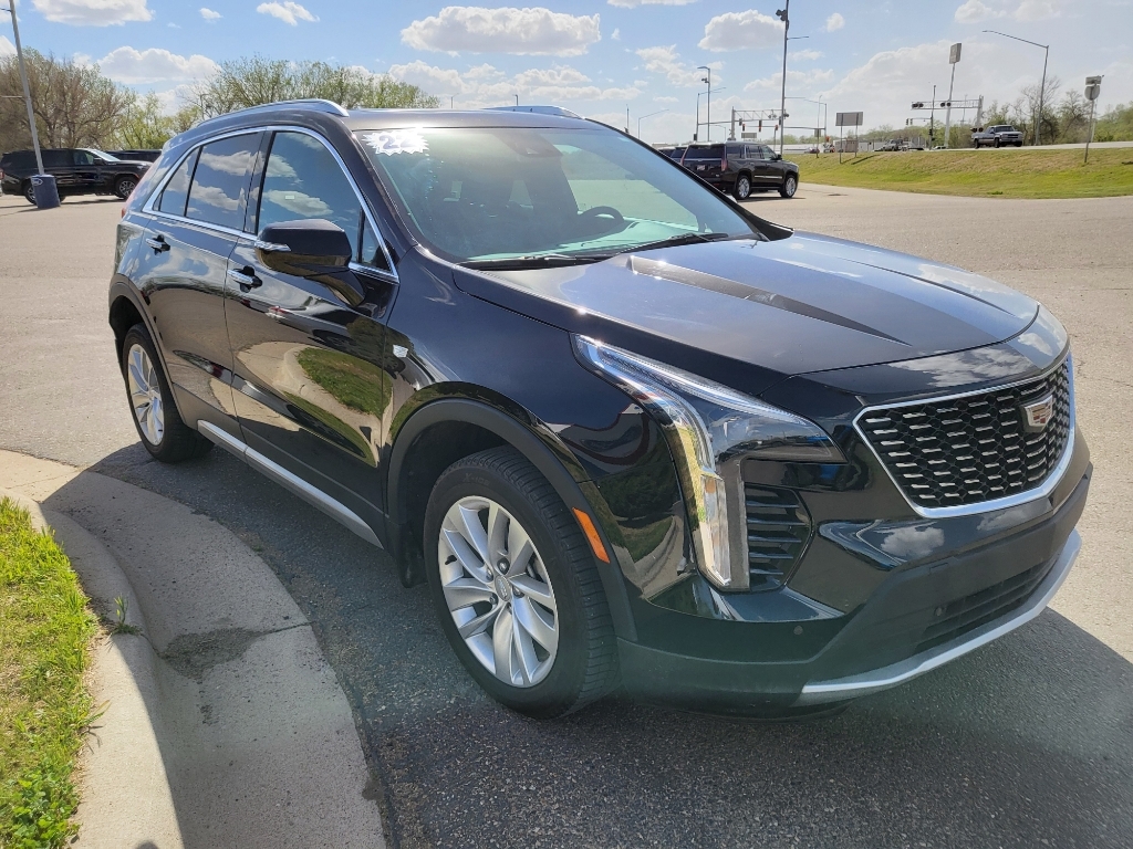 2022 Cadillac XT4 AWD Premium Luxury - Stellar Black Metallic exterior view 3