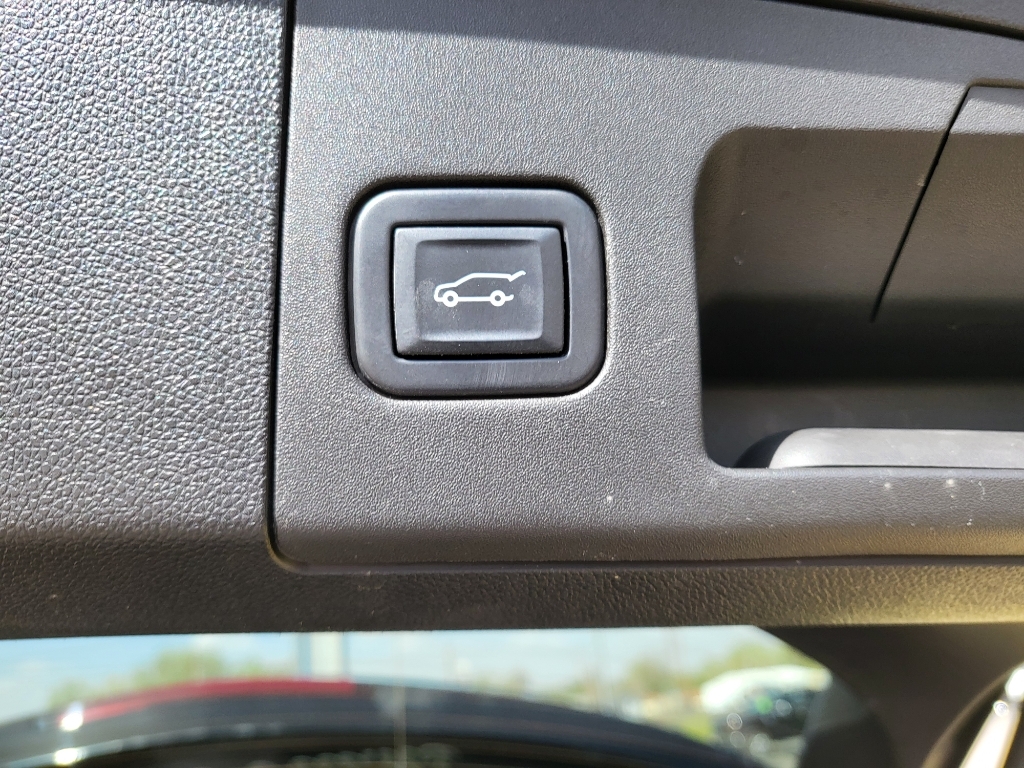 2022 Cadillac XT4 AWD Premium Luxury - Stellar Black Metallic exterior view 7